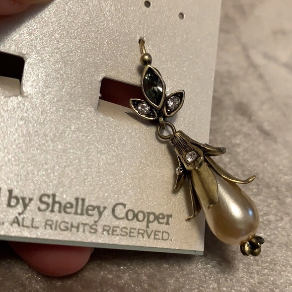 Sweet Romance crystal and pearl teardrop earrings - Picture 8 of 8